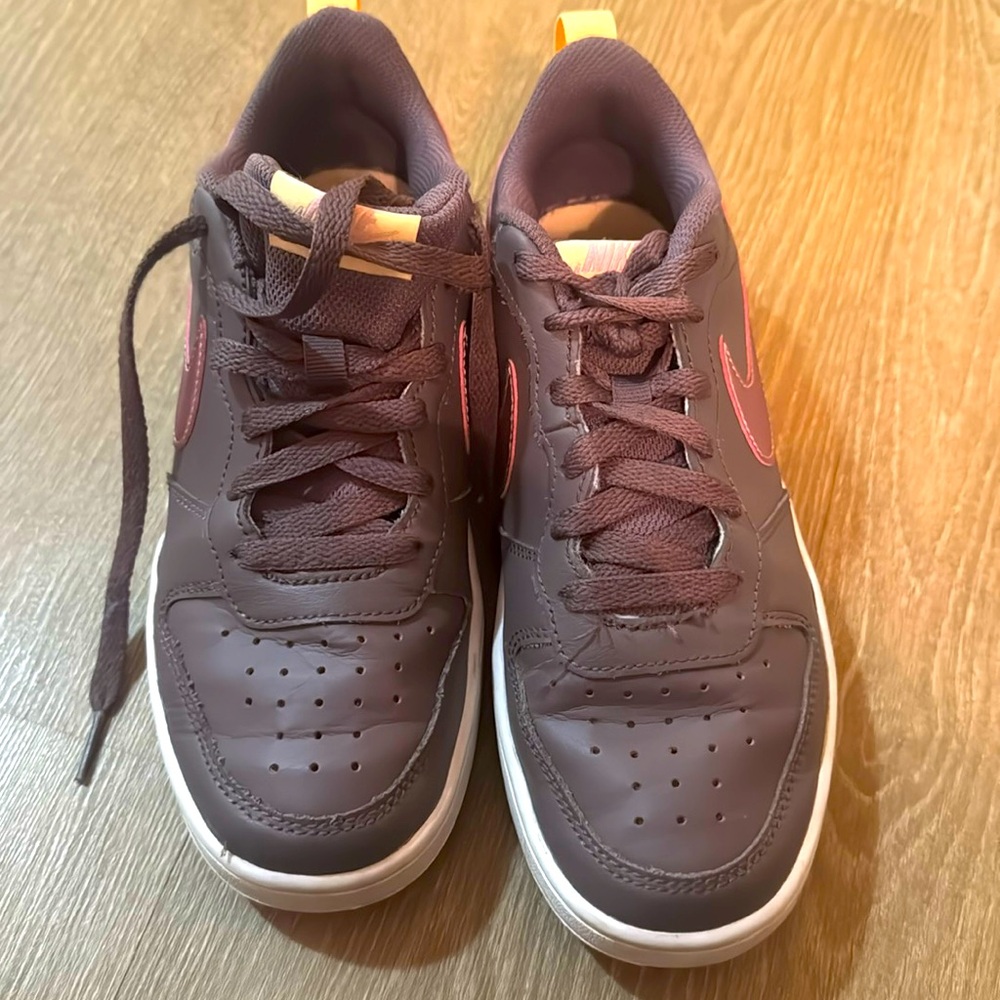 5.5 youth Nike shoes chocolate mocha color